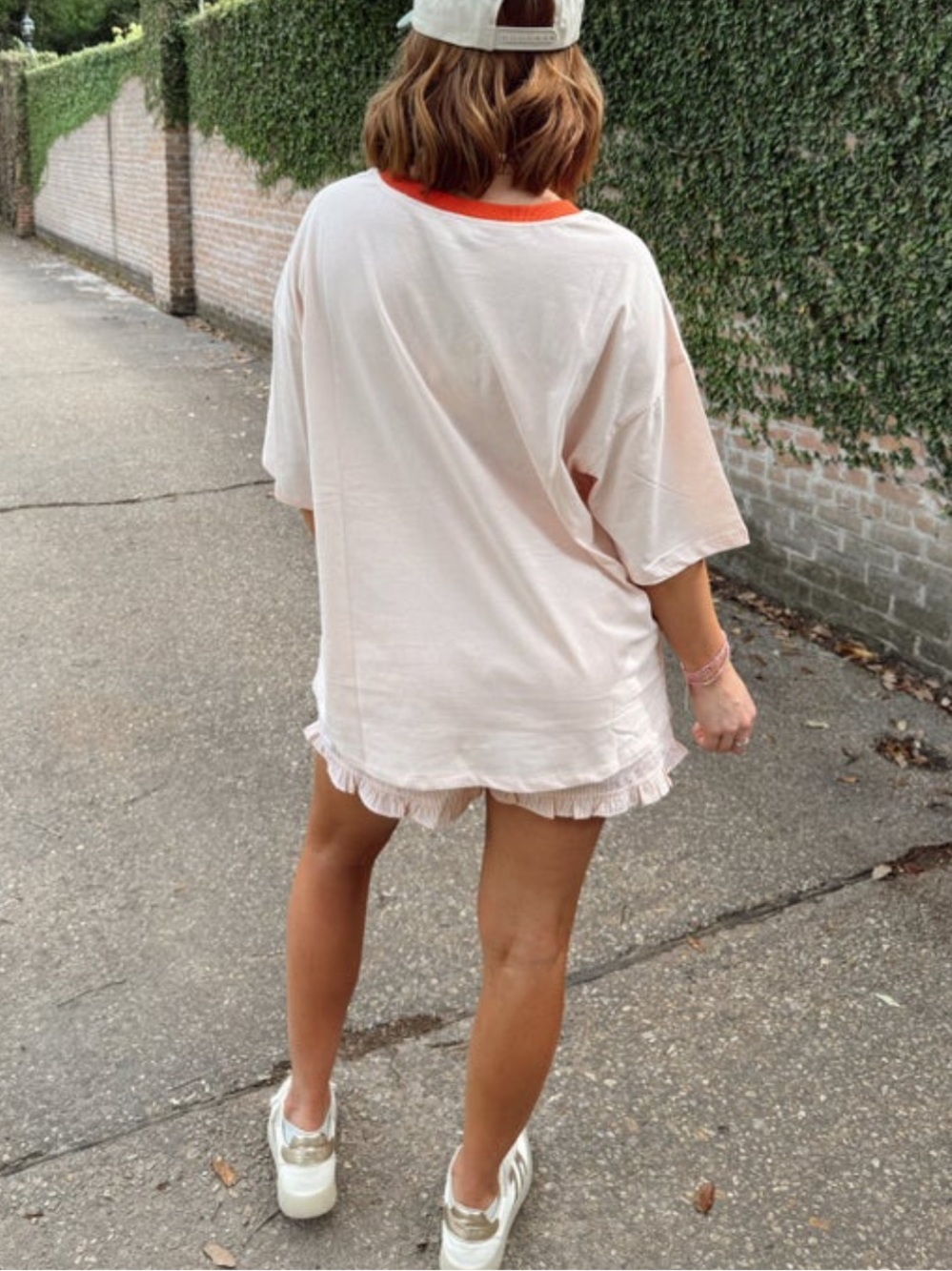 Easel Boxy Graphic Tee - Picture 4 of 8